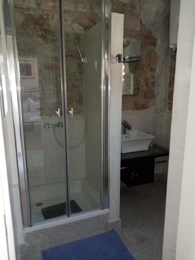 ロヴィニCasa Di Marko 105 M2 Gardenアパートメント エクステリア 写真