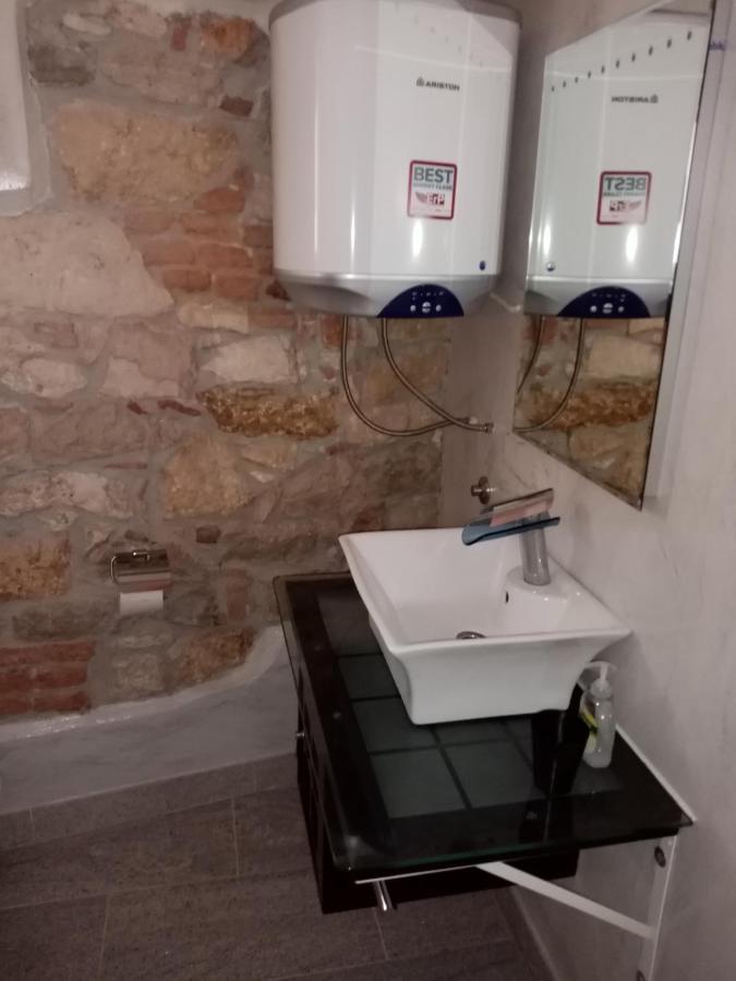 ロヴィニCasa Di Marko 105 M2 Gardenアパートメント エクステリア 写真